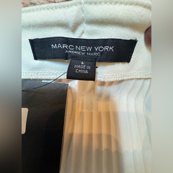 NWT. Marc New York cream colored pleated skirt with gold buttons. - Picture 2 of 12
